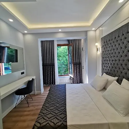 Hotel Luxx Garden 3*