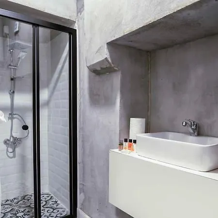 Classy Furnished Studio In The Heart Of Karakoey
