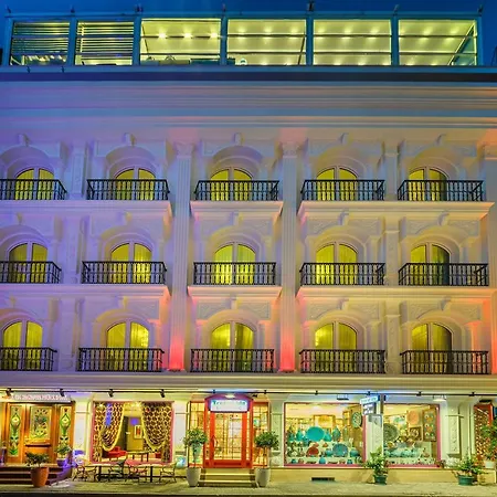 Hotel The Magnaura Palace