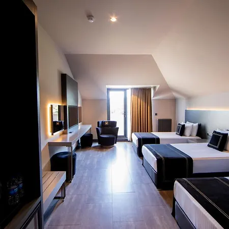 Hotel Menalo Premium Airport
