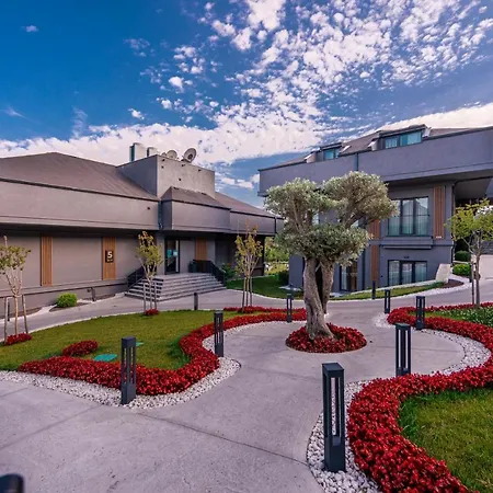 Menalo Premium Airport Hotel 5*