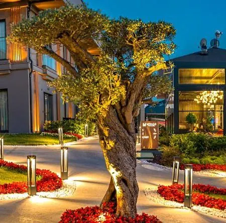 Menalo Premium Airport Hotel 5*