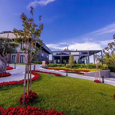 Hotel Menalo Premium Airport 5*