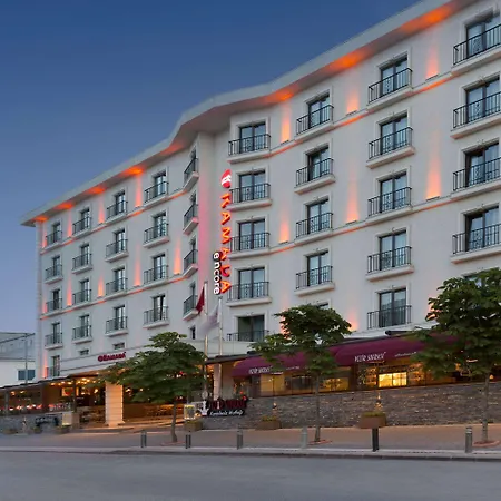 Ramada By Wyndham Florya Hotel Istanboel