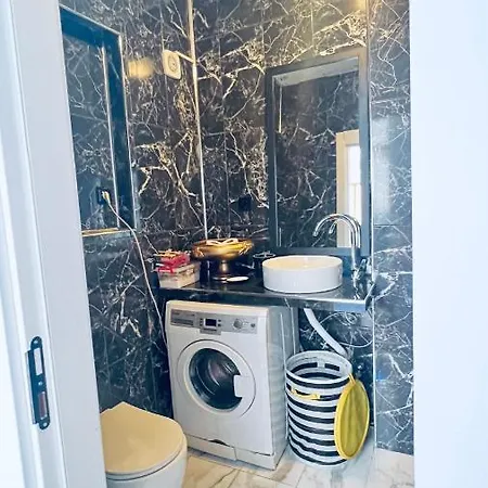 New Renovated 3 Bedroom 2 Bathroom Laleli *