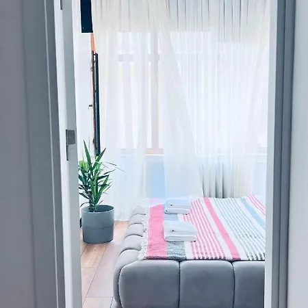 New Renovated 3 Bedroom 2 Bathroom Laleli Istanbul