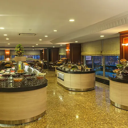 塔克西姆奥兹坦温泉大酒店 酒店 4*