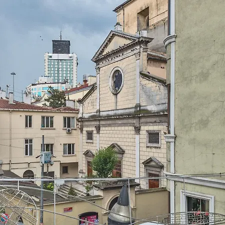Iq Taksim Apartment