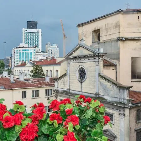Iq Taksim Apartment