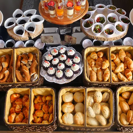 بلاك توليب فندق 4*