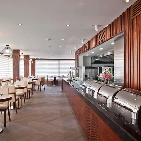 Victory & Hotel 4*