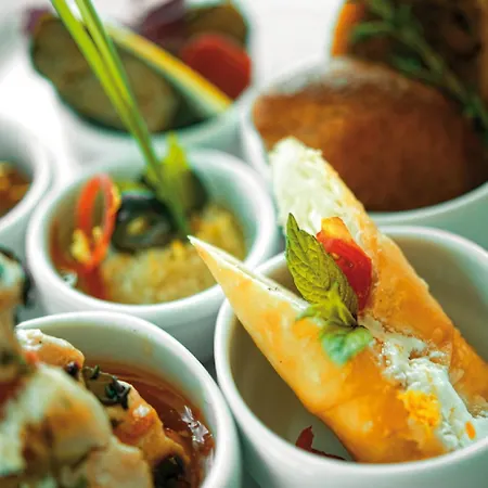 Crowne Plaza Asia, An Ihg Otel 5*