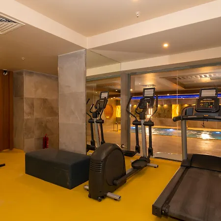 Ramada By Wyndham Pera Taksim Hotel 5*