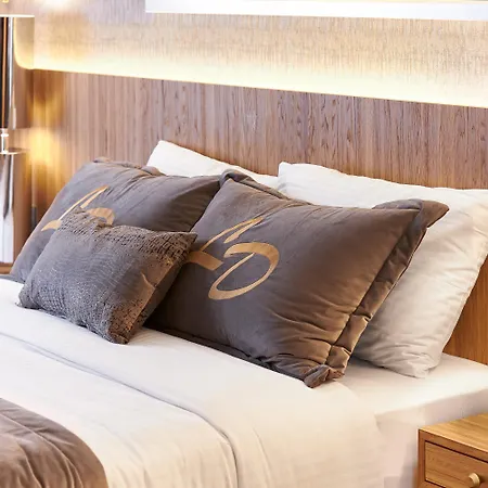 Lady Diana Hotel