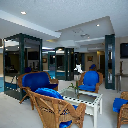 Ilkbal Deluxe &spa מלון