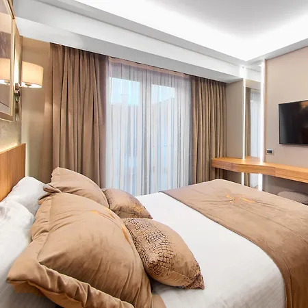 Lady Diana Hotel 4*