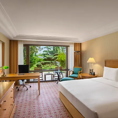 Hilton Bosphorus מלון 5*