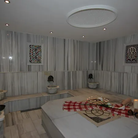 Diamond Royal Hotel 3*