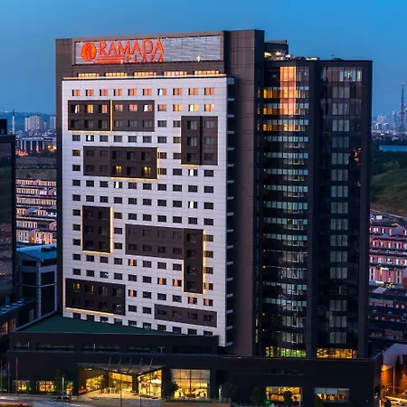 Ramada Plaza By Wyndham Tekstilkent מלון