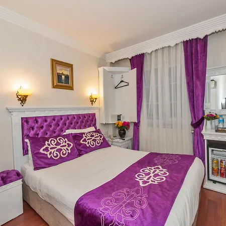 Istanbul Holiday Hotel 3*
