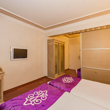 Отель Istanbul Holiday Hotel Стамбул
