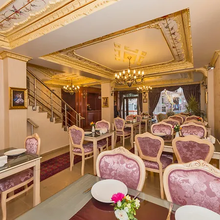 Istanbul Holiday Hotel 3*