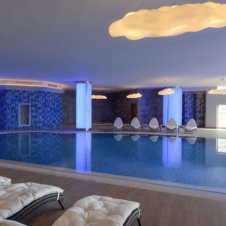 Wyndham Grand Europe 5*