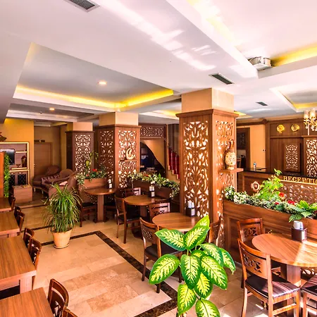 Hotel Montagna Hera Taksim 3*