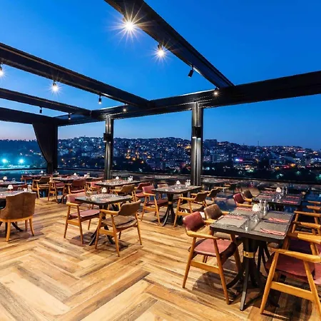 Ramada By Wyndham Istanbul Golden Horn Hotel 4*