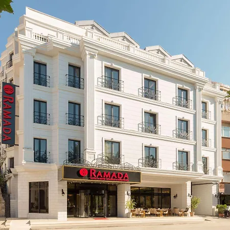 Ramada By Wyndham Istanbul Golden Horn Hotel 4*