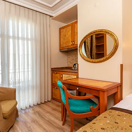 Santa Ottoman Istanbul
