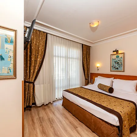 Hotel Santa Ottoman