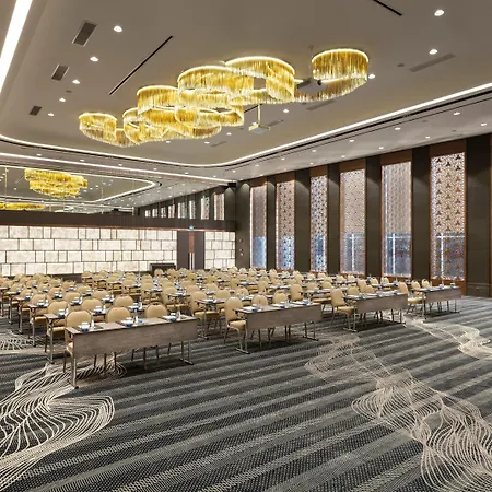 Titanic Business Kartal