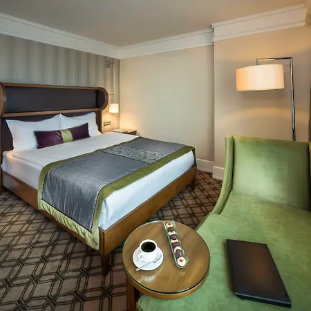 Hotel Titanic Port Bakirkoy 5*
