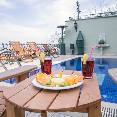 Hhk Hotel 4*