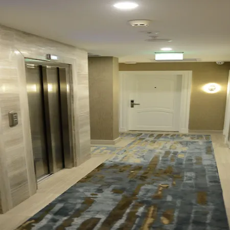 Berjer Boutique & Hotell 4*