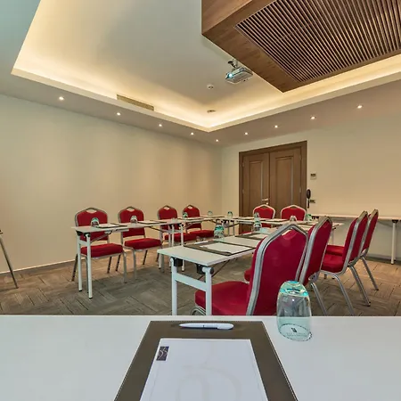 Hotel Dora 4*