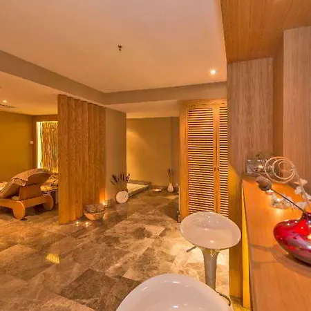 Hotel Dora 4*
