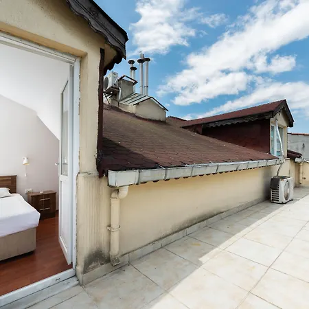 Dualis Hotel 2*