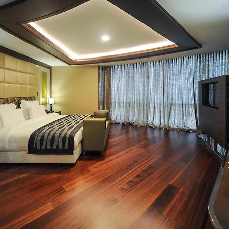 Pullman & Convention Center 5* İstanbul