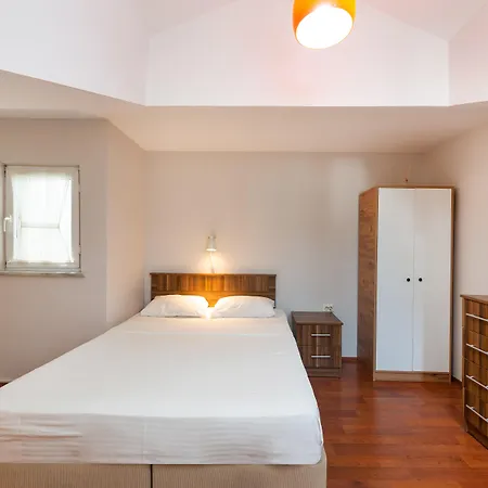 Dualis Hotel 2*