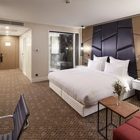 Otel Pullman & Convention Center
