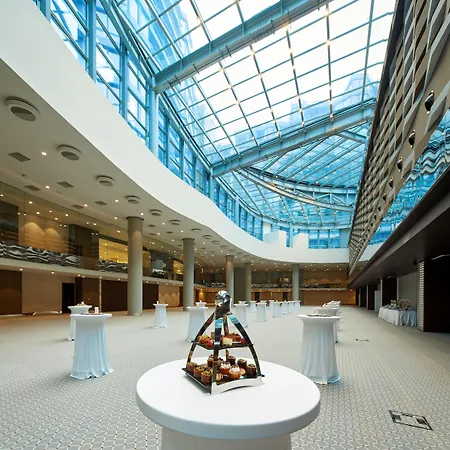 Pullman & Convention Center Otel 5*