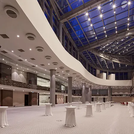 Pullman & Convention Center Otel 5*