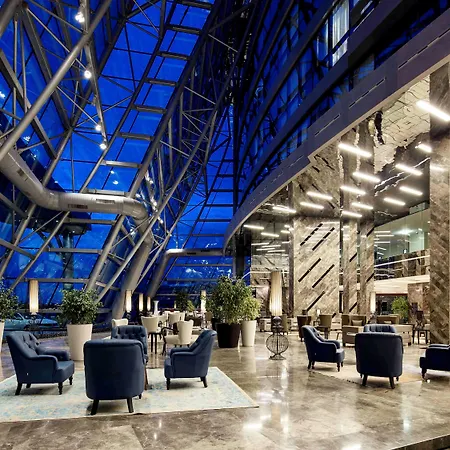 Otel Pullman & Convention Center 5*