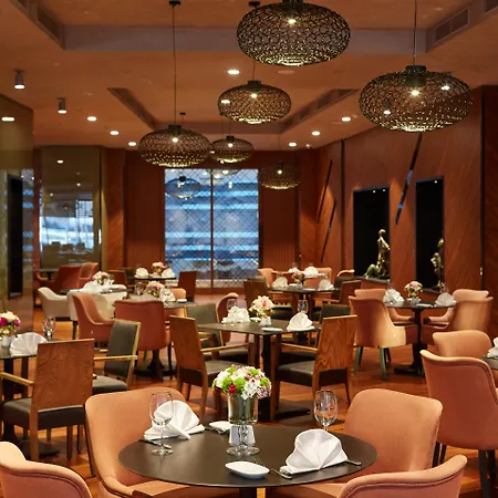 Otel Pullman & Convention Center 5*