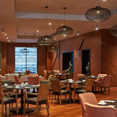 Pullman & Convention Center 5*