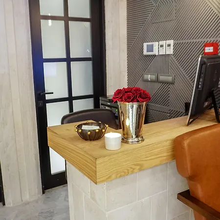 Maroon Tomtom Hotel Istanbul