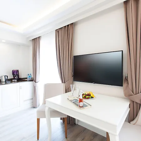 Perla Galata Hotel
