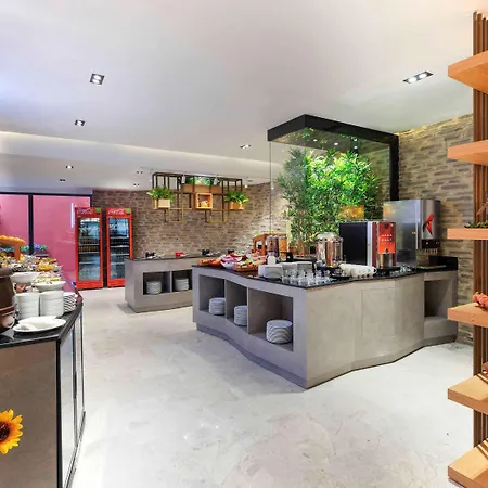 Ibis Styles Atasehir Otel 4*